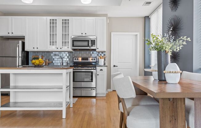 2 beds, 2 baths, 1,189 sqft, $1,560, Unit #603