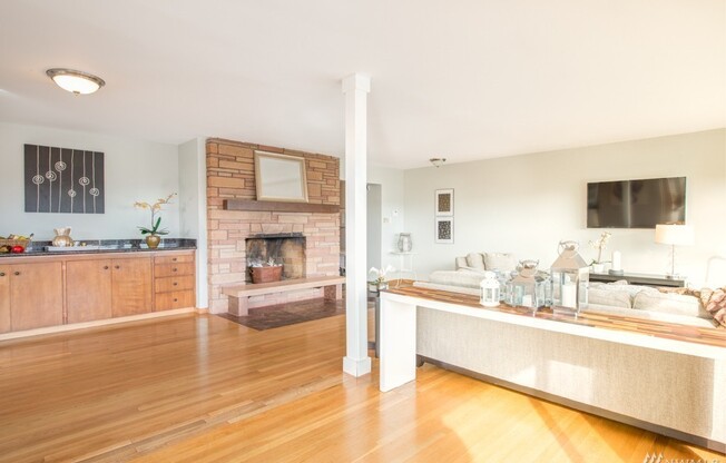 Large 4 Bedroom Magnolia Home