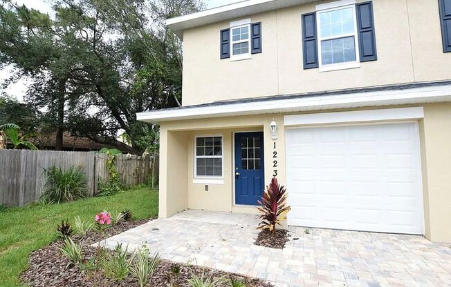 3-bedroom, 2.5-bathroom townhome by UCF