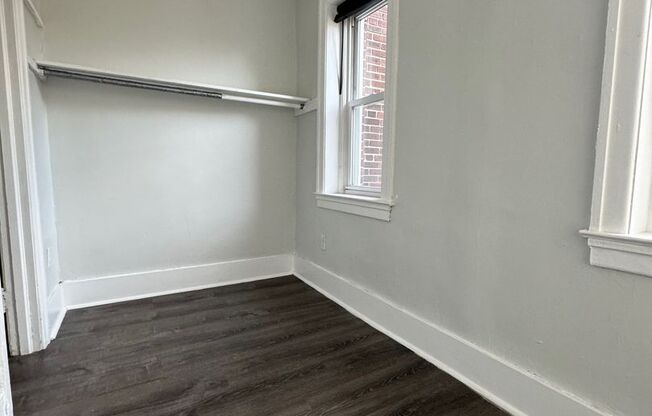 2 beds, 1 bath, 500 sqft, $950, Unit L-03