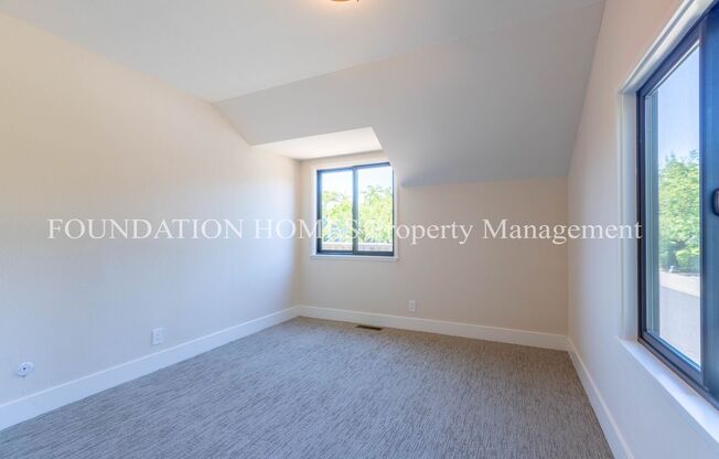 2bed/1.5 bath completely remodeled slice of Heaven in San Rafael!