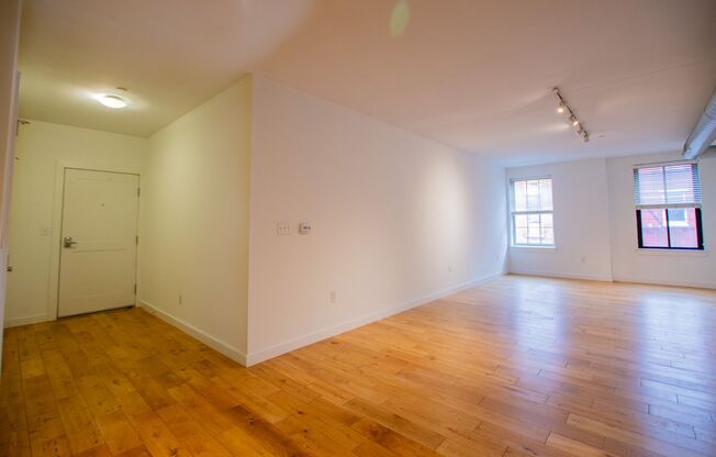 1 bed, 1 bath, 602 sqft, $2,108, Unit 315