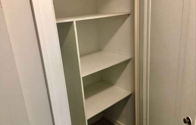 2 beds, 1 bath, 962 sqft, $1,525, Unit 1K