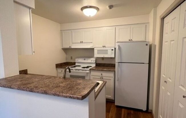 2 beds, 2 baths, 1,030 sqft, $1,795, Unit 532