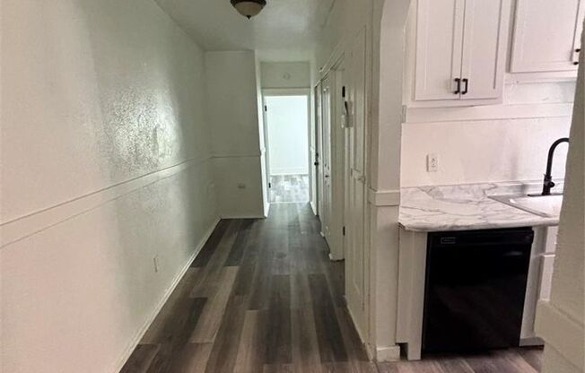 2 beds, 1 bath, 770 sqft, $1,050, Unit W Florissant Ave- 6037