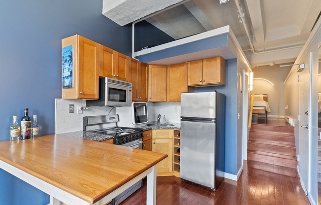 1 bed, 1 bath, 400 sqft, $2,800, Unit 318