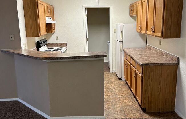 2 beds, 2 baths, 957 sqft, $1,015, Unit 08
