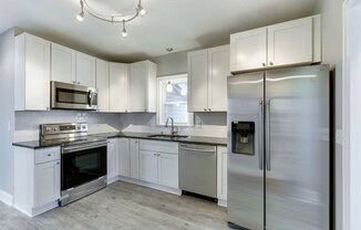 1049 25 AVE SE