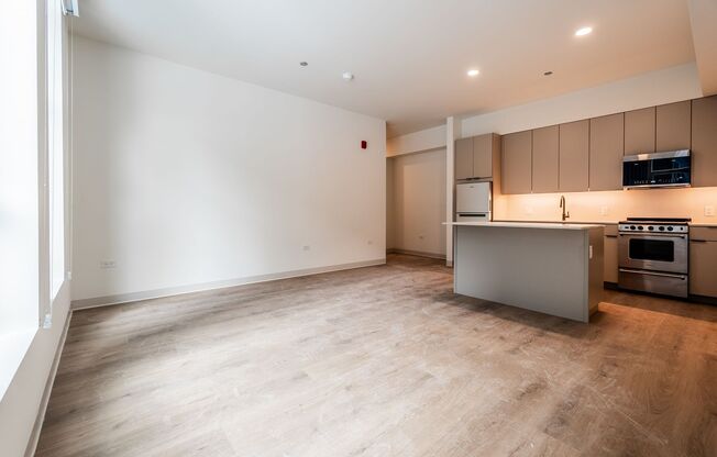 Studio, 1 bath, 484 sqft, $2,465, Unit 227