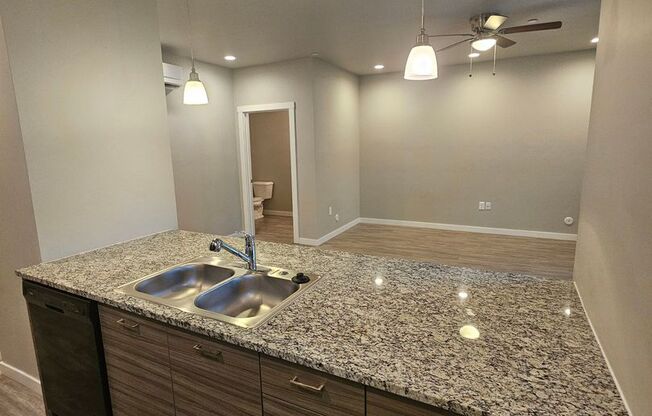 2 beds, 1.5 baths, 1,186 sqft, $1,425, Unit 103