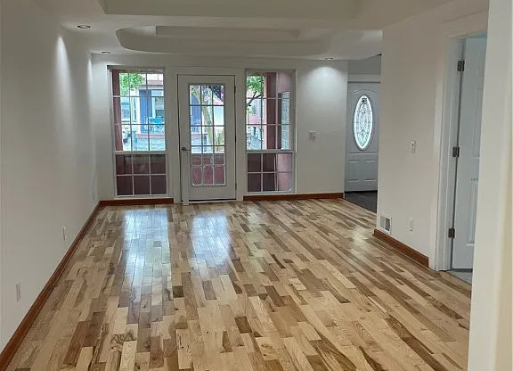 48 LAUREL ST