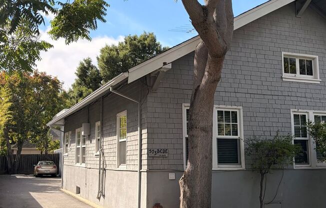 573 Lytton Avenue
