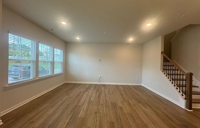 Brand New Townhouse in the Beautiful Neighborhood!