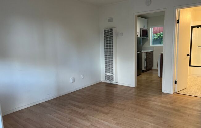 Studio, 1 bath, 290 sqft, $1,830