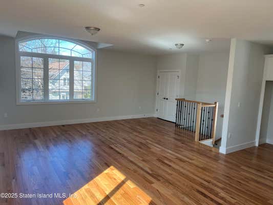 441 CLOVE RD