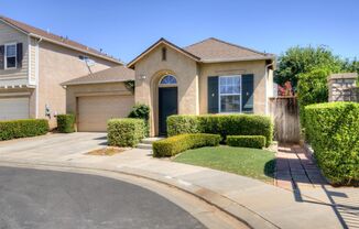 Updated Gated North Clovis 2/2 Near Buchanan