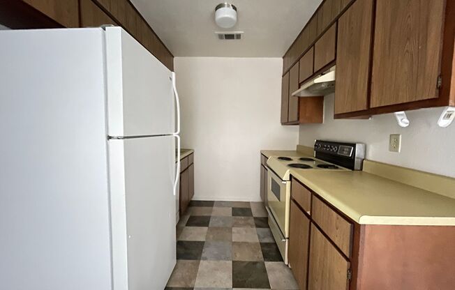 1 bed, 1 bath, 625 sqft, $595, Unit Unit D