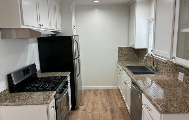 2 beds, 1 bath, $2,300