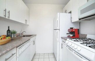 2 beds, 1 bath, $5,195, Unit 3F