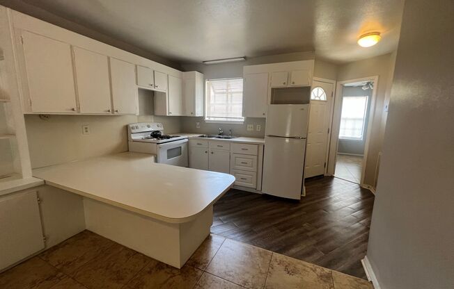 CUTE CUTE CUTE Single story townhome..