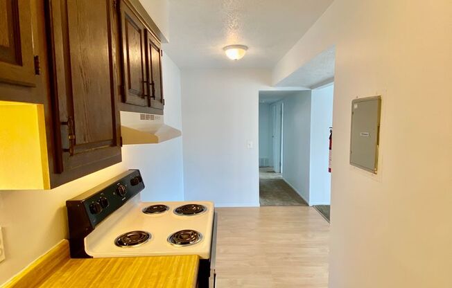 2 beds, 1 bath, 900 sqft, $1,195, Unit #12