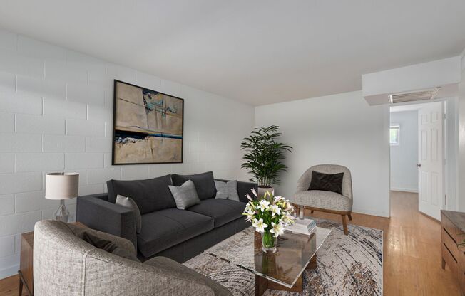 1 bed, 1 bath, 750 sqft, $1,350, Unit 11