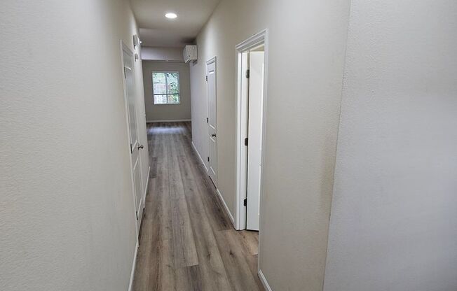 Townhome in South Salem with Washer/Dryer ~ 5743 Karen Lynn