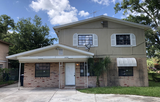 Spacious 5-Bedroom Single Family Home in Hillsborough County