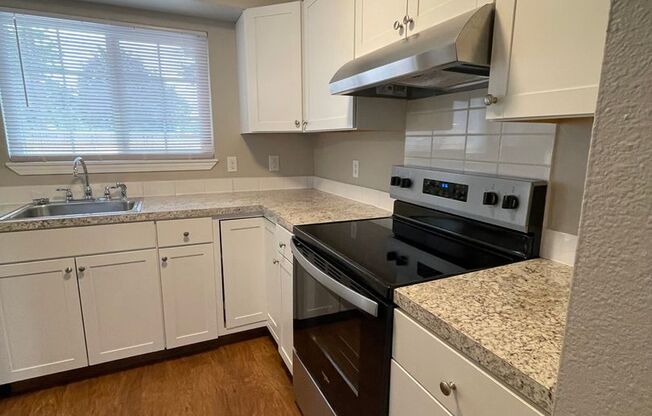 2 beds, 1 bath, 945 sqft, $1,500, Unit 101