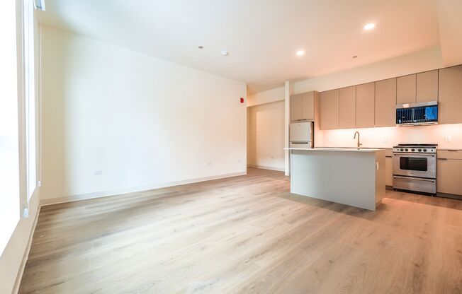 1 bed, 1 bath, 389 sqft, $2,415, Unit 326