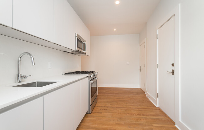 1 bed, 1 bath, 730 sqft, $3,300, Unit 01