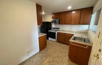 1 bed, 1 bath, $1,700, Unit Lakeview Drive 636 unit 1