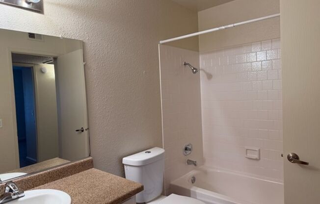 2 beds, 1 bath, 1,015 sqft, $1,840, Unit 088