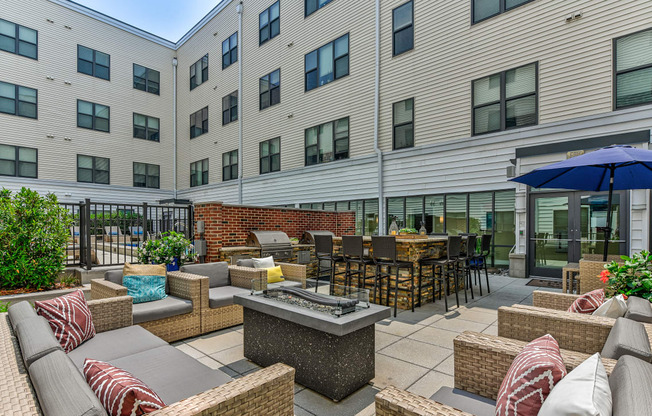 Courtyard with firepit at The View at Old City, Philadelphia