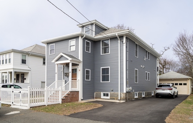 52 Holyoke St