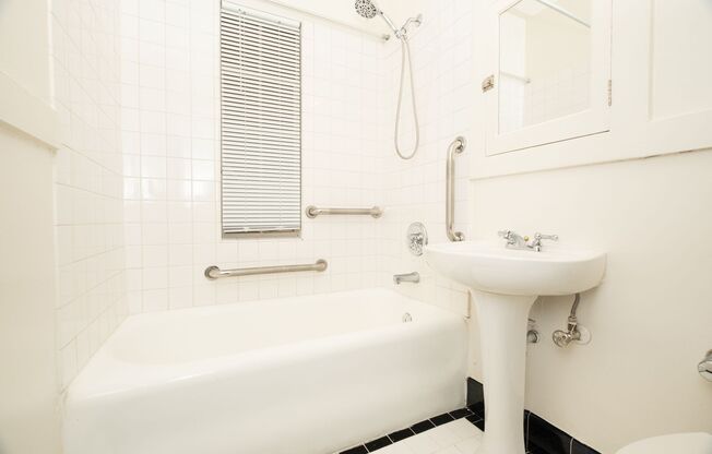 1 bed, 1 bath, 550 sqft, $1,400, Unit 407