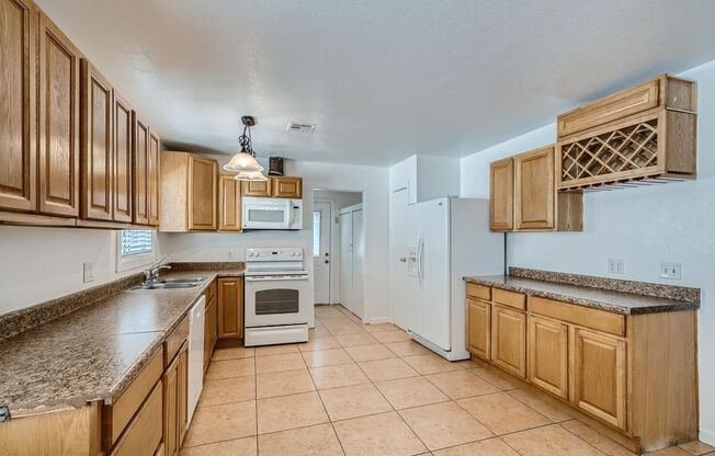 3 beds, 2 baths, $1,575