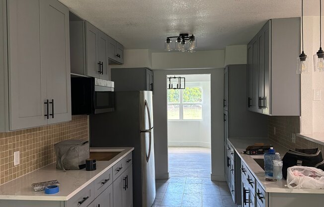 550 GLN OAKS BLVD