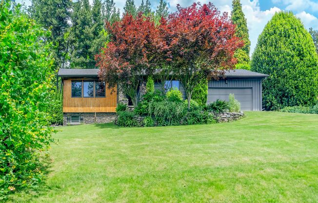2 Level Mid-Century home for lease! Tour today!