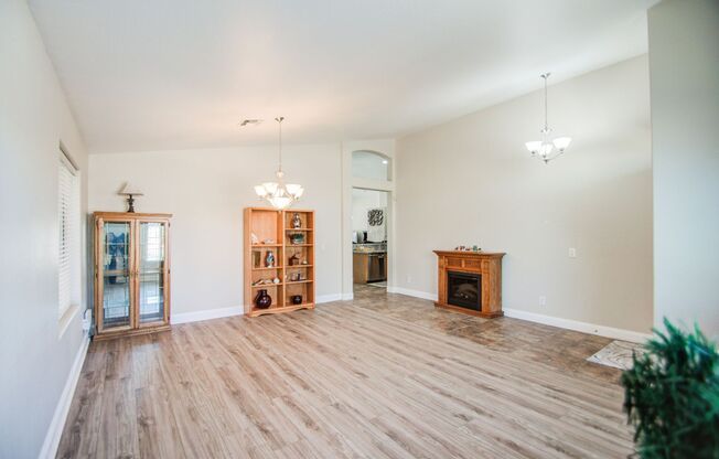 Stunning 4 bedroom Single story in Wildwood!