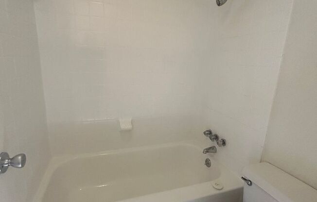 Studio, 1 bath, 400 sqft, $1,125, Unit WWK-404