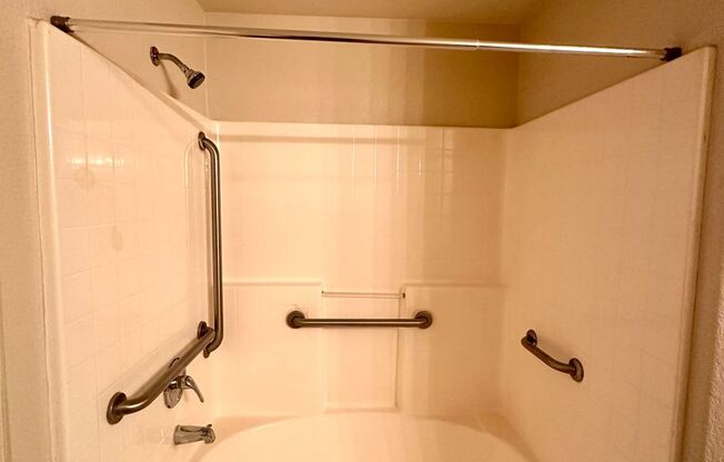 2 beds, 2 baths, $1,450