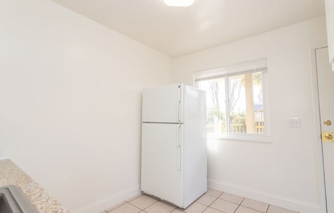 2 beds, 1 bath, $1,999, Unit F