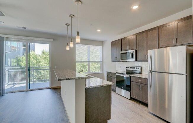 2 beds, 2 baths, 998 sqft, $2,520, Unit 220