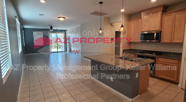 13278 N 143 DR