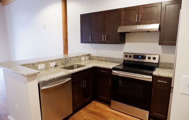 Studio, 1 bath, 827 sqft, $1,725, Unit 418