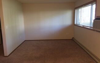 3 beds, 1 bath, 1,063 sqft, $750, Unit 609-104