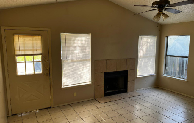 4011 COLONIAL SUN DR