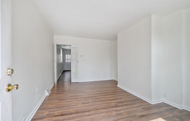 2 bed 1 bath with fresh updates - great location, fenced in yard
