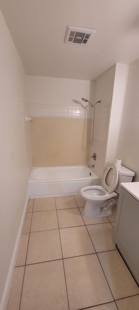 *** Beautiful 3 Bedroom 1.5 Bathroom Town Home in Heatherton Village ***